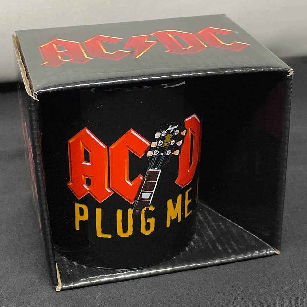 Mug-AC-DC-plug-me-in-1